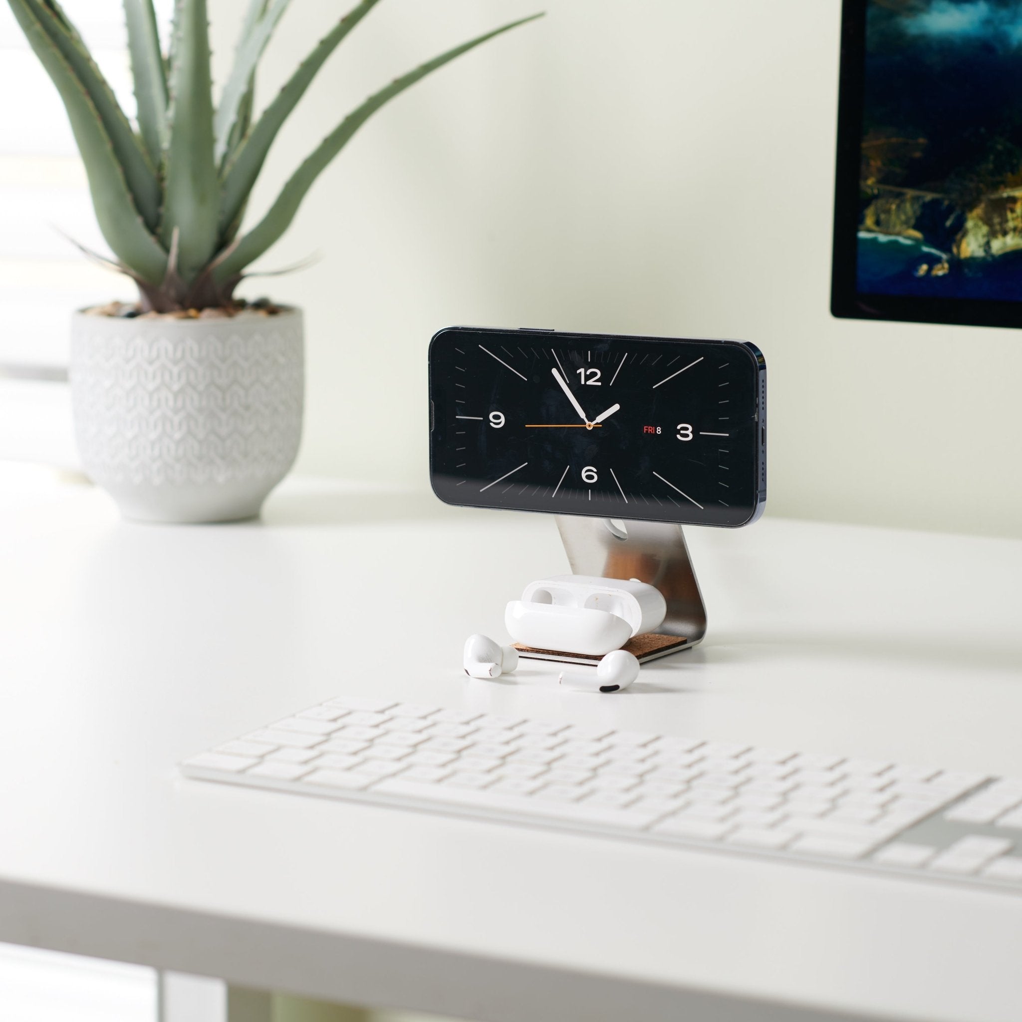 Nightstand Docking Station For iPhone And Airpods - Oakdene Designs