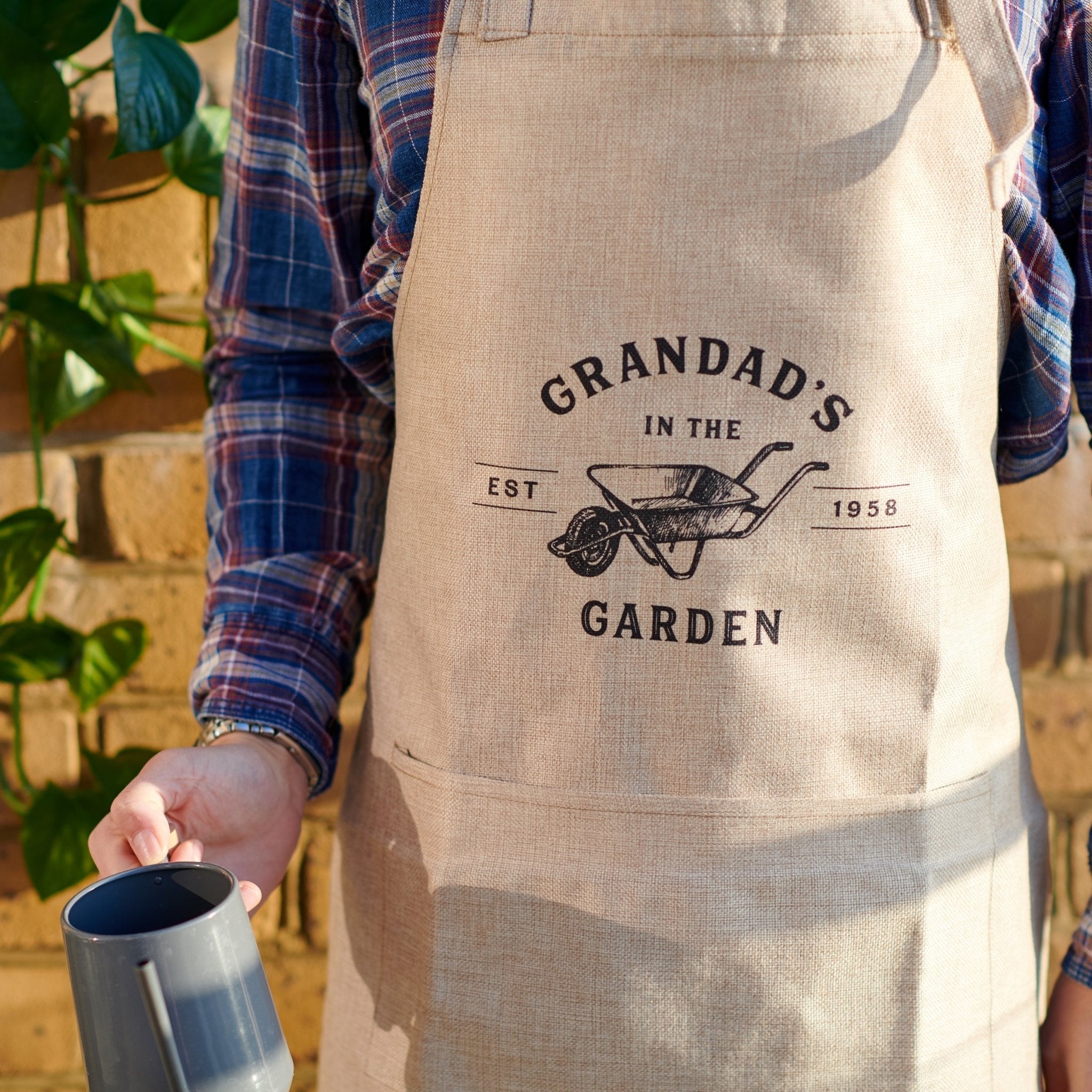 Oakdene Designs Apron / Oven Gloves Personalised Burlap Grandad's Gardening Apron